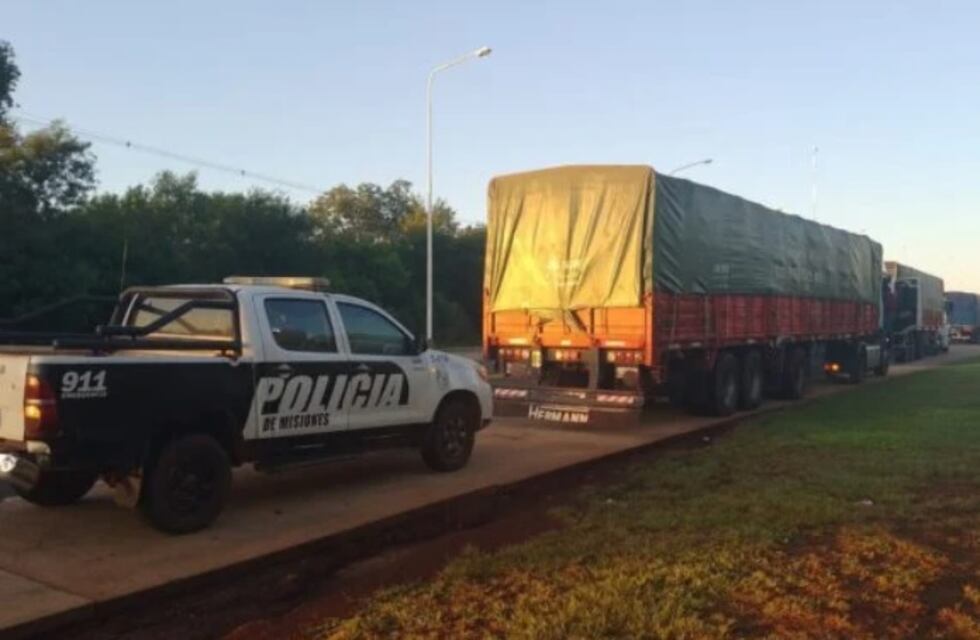 Retienen siete camiones cargados con granos que evadieron el ingreso tributario a Misiones