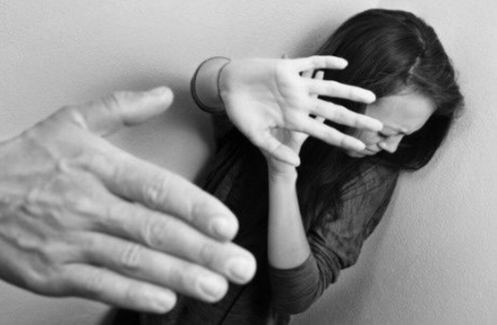 Una adolescente fue brutalmente golpeada por su ex novio