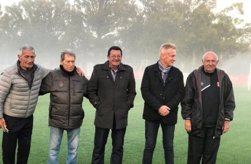 Los campeones del 68' partieron hacia Inglaterra