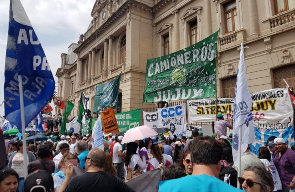 El jueves, paro de estatales jujeños en reclamo de aumento salarial