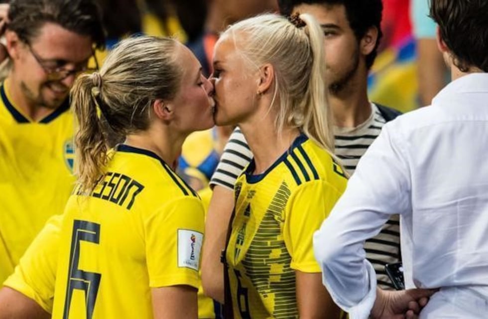 La historia detrás del beso entre Magdalena Eriksson y Pernille Harder