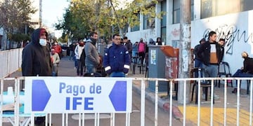 Cobran el IFE los no bancarizados (El Diario)