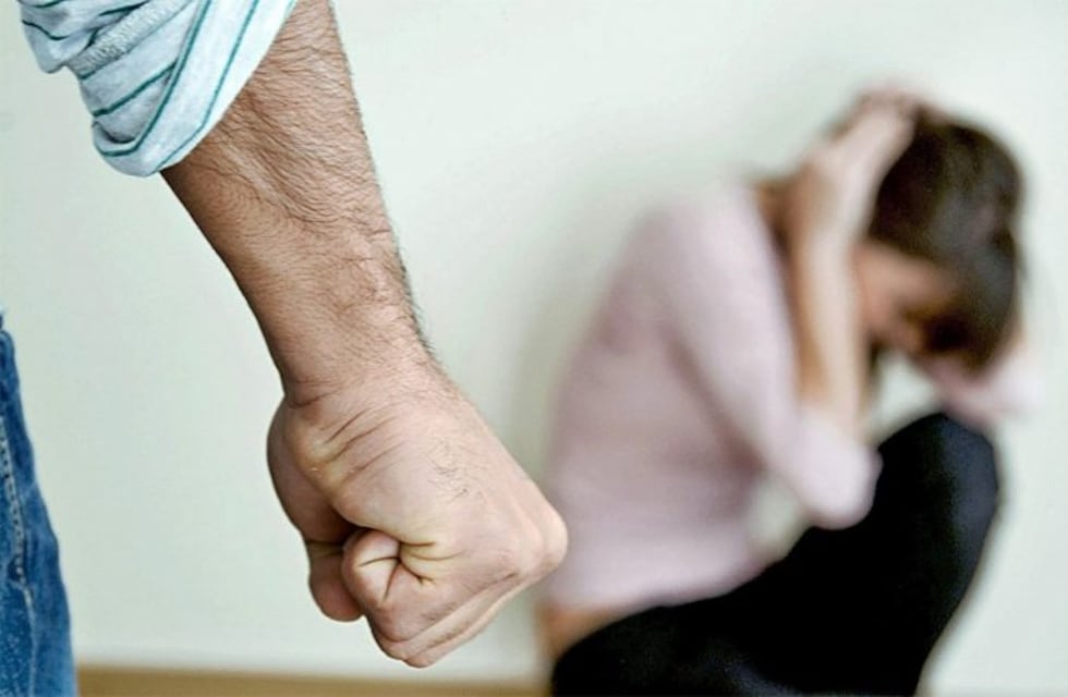 Golpeaba a su ex en plena calle y lo detuvieron