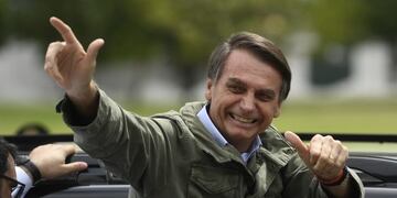 Jair Bolsonaro, festejando el triunfo del Partido Social Liberal en Río de Janeiro, Brasil