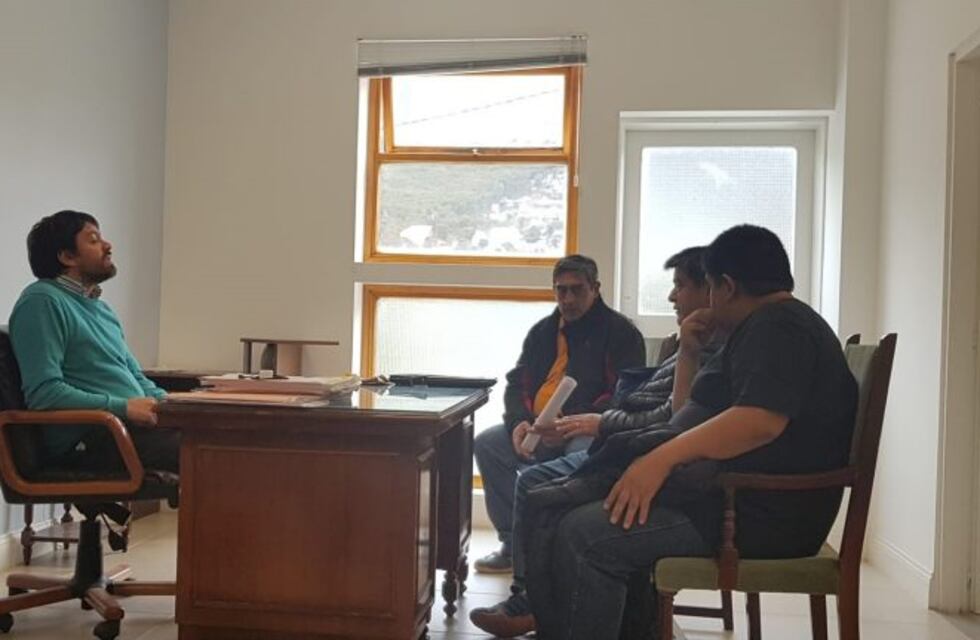 Protestas y reuniones por regulación salarial en el IPV