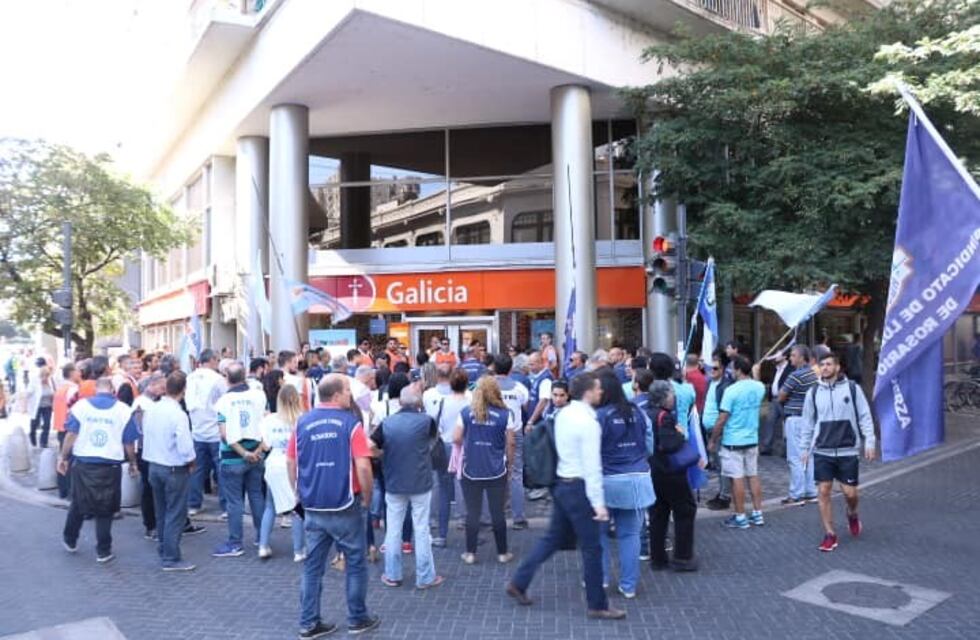 Asambleas sorpresivas complican la atención en los bancos