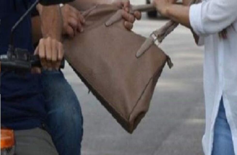 Motochorro robó y lesionó a una mujer de 70 años