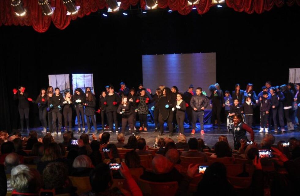 Imágenes de una exitosa velada patria en Carlos Paz