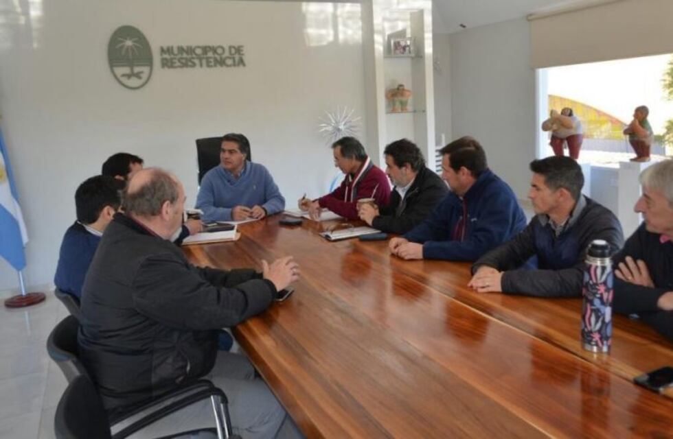 Capitanich y empresarios se reunieron por la licitación del nuevo sistema de transporte