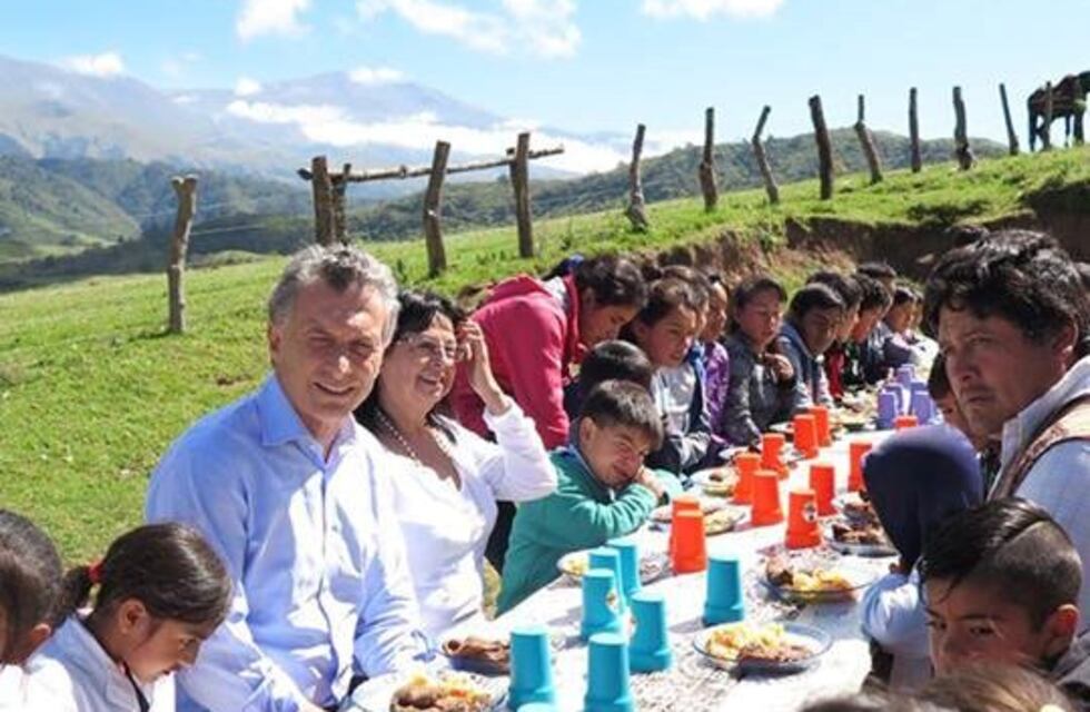 Macri almorzó con alumnos de una escuela de Anafama