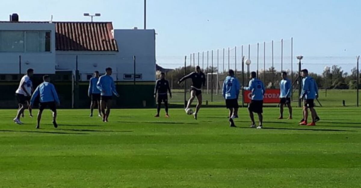 Los jugadores de Estudiantes ya están camino al estadio\u002E