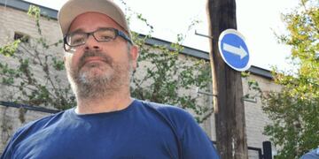 Camogli pegó los carteles en postes de barrio Villa Belgrano\u002E