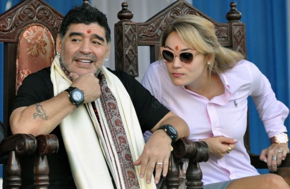 Rocío Oliva escrachó a Maradona con una foto íntima en Instagram