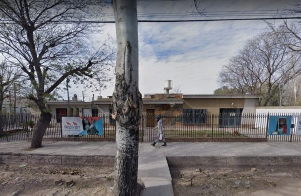 Con la cara cubierta y un perro, asaltó una veterinaria en Guaymallén