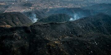 Sierras quemadas por el avance voraz de las llamas\u002E (Foto: Facebook / Greenpeace)\u002E