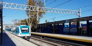 Un colombiano perdió su DNI en la estación Gonnet camino a La Plata y pide ayuda para poder salir del país