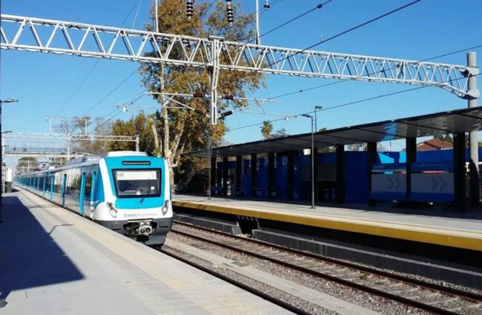 Un colombiano perdió su DNI en la estación Gonnet camino a La Plata y pide ayuda para poder salir del país