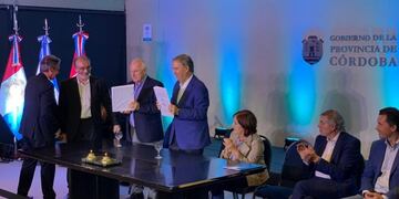 Schiaretti firmó un convenio con Lifschitz\u002E