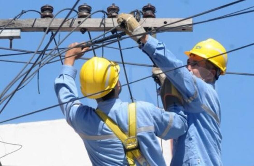 Ola de calor en Rosario: demanda energética al tope y cortes de luz en varios barrios de la ciudad