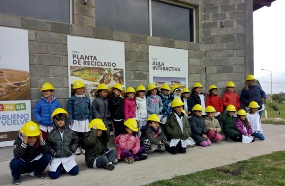 Visita de alumnos a la Planta de Separación de Residuos