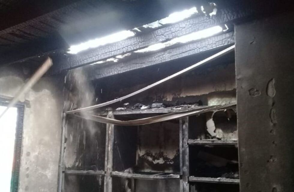 Un niño jugaba con un encendedor y desató un incendio en su habitación