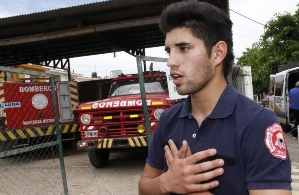 Un bombero sanjuanino busca a una nena mendocina a la que rescató