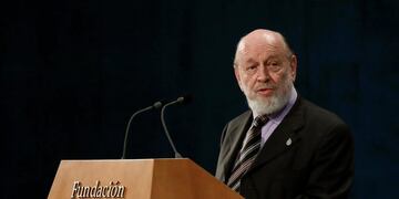 GRAF4338\u002E OVIEDO\u002E 22/04/2020\u002E- Fotografía de archivo fechada el 20 de octubre de 2017, que muestra a Marcos Mundstock, miembro de Les Luthiers, durante su intervención en la ceremonia de entrega de los premios Princesa de Asturias 2017, galardonado con el Premio Princesa de Asturias de Comunicación y Humanidades, en el Teatro Campoamor de Oviedo\u002E Mundstock, uno de los fundadores del grupo Les Luthiers, falleció este miércoles en Buenos Aires a los 77 años, confirmaron a Efe fuentes de su entorno\u002E EFE/Chema Moya