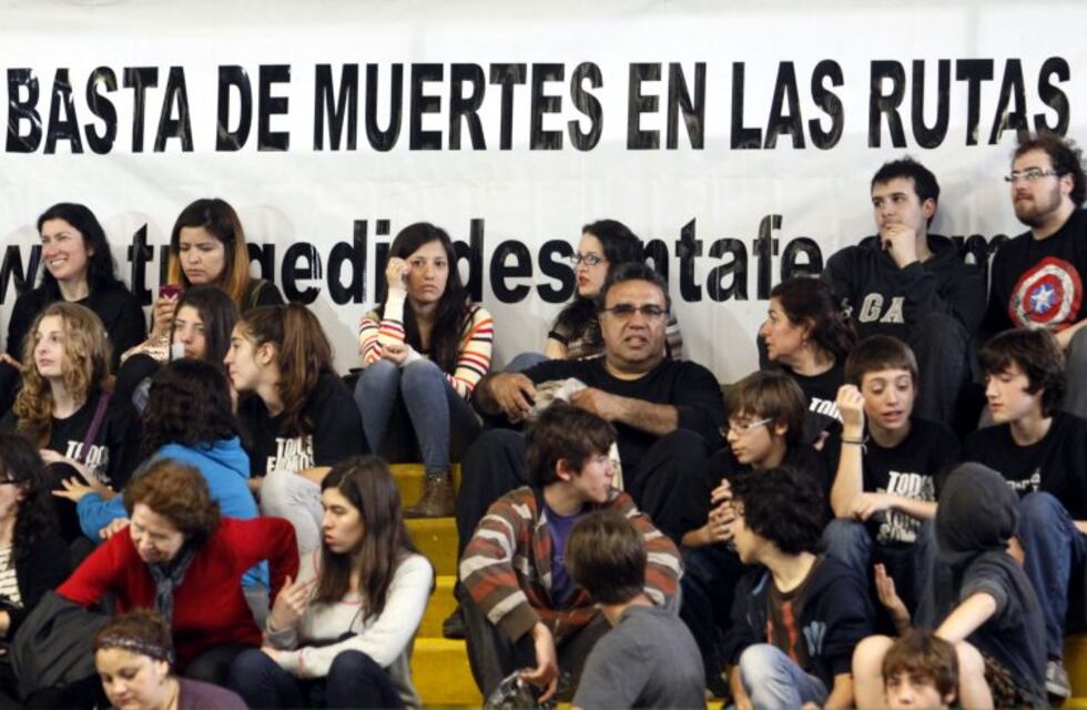 "La tragedia de Ecos no sirvió para cambiar nada", lamentó el viudo de la maestra que falleció en el accidente