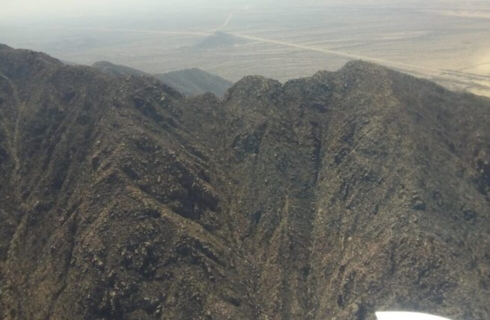 Imágenes de la búsqueda aérea del parapentista santafesino perdido en Famatina