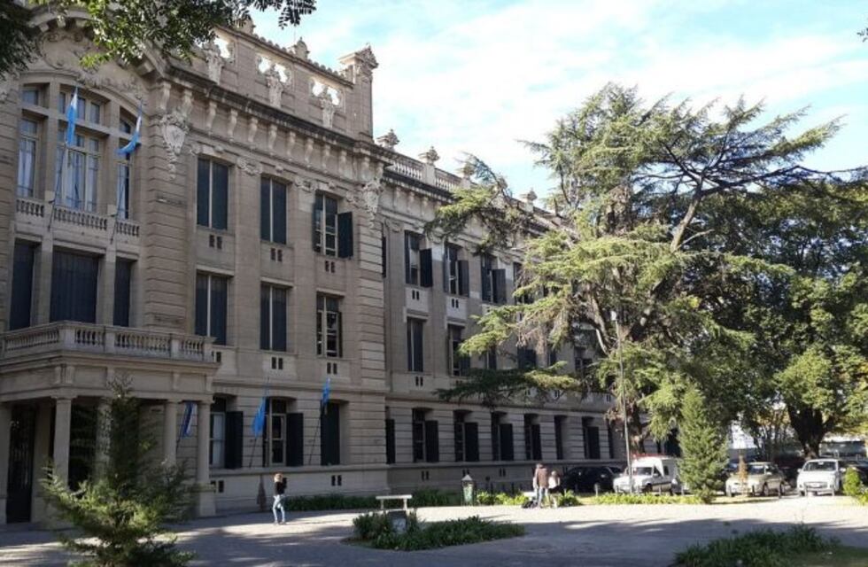 "Chau mierdas": el mensaje de la alumna que intentó suicidarse en plena clase en La Plata