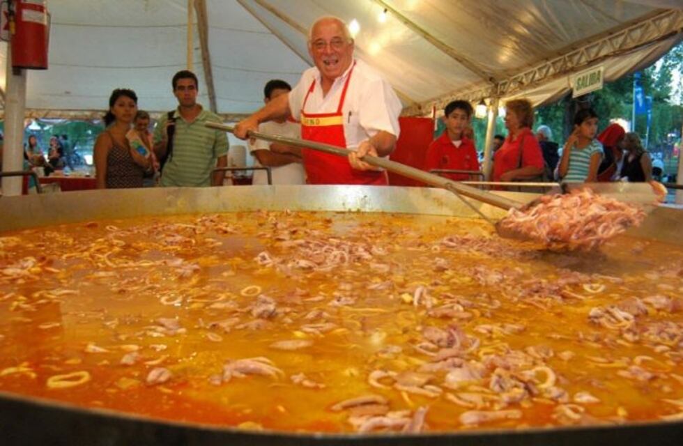 ¡A comerse todo! Larga la Fiesta de Colectividades en Alta Gracia