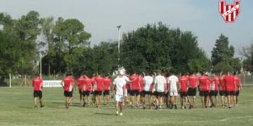 Instituto arrancu00f3 bajo un sol abrasador.