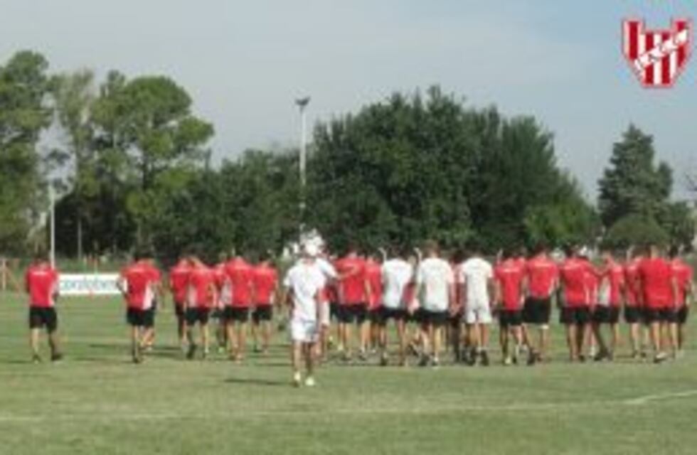Con un intenso calor, Instituto comenzó la pretemporada en La Agustina