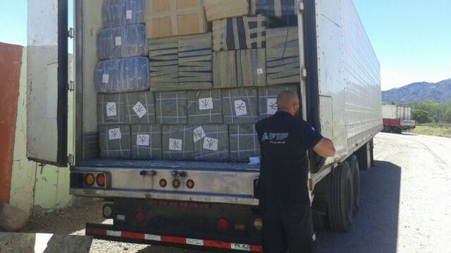 Camiones con mercaderia de contrabando