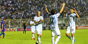 Un gol del Pulga Rodríguez fue elegido el mejor de la primera parte de la Superliga