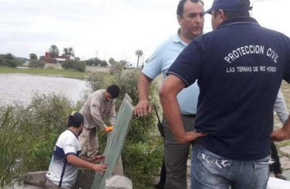 Una nueva crecida del Río Dulce provocó que la Municipalidad tome más medidas de prevención