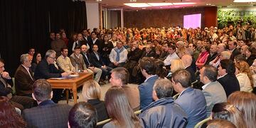 Gobernador de San Luis anunciando más obras\u002E