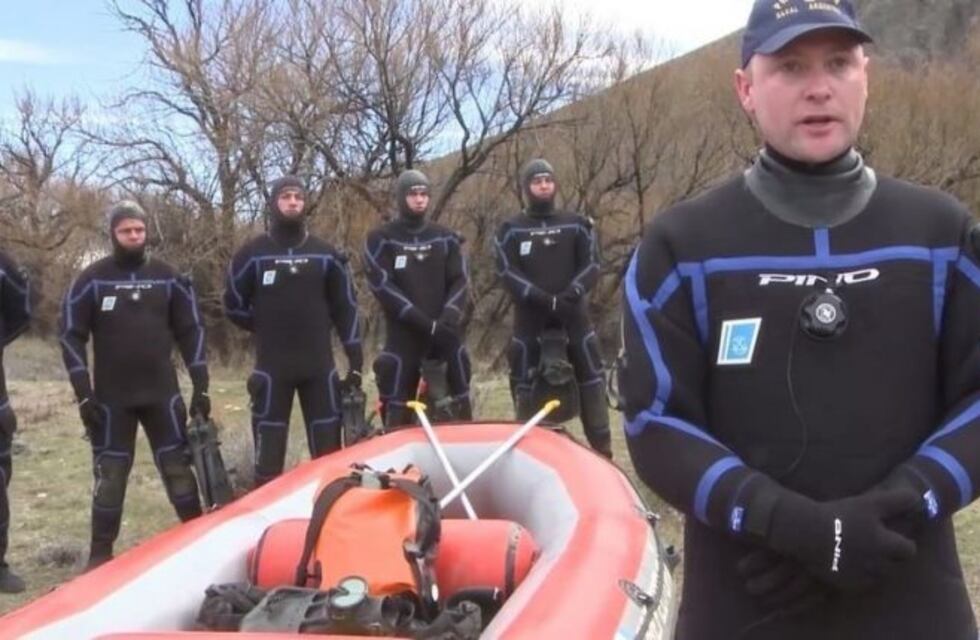 Así buscan a Santiago Maldonado en el Río Chubut