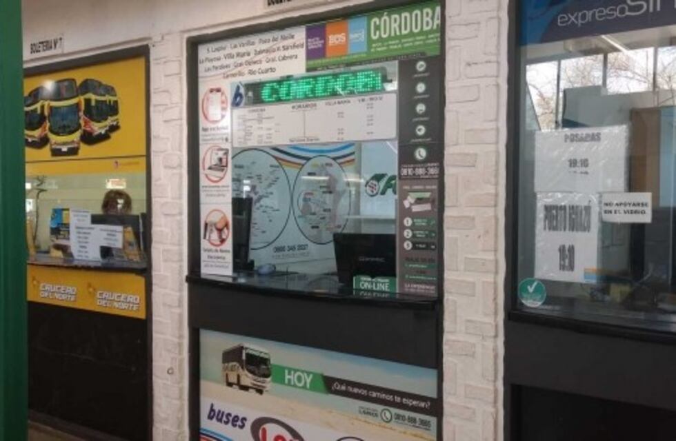 Joven de Devoto rompió el vidrio de la boleteria de Fono Bus