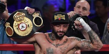 Lucas Matthysse posa con el título wélter de la AMB\u002E Ethan Miller/Getty Images/AFP