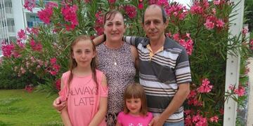 Rita Schmit ya llega este jueves a Buenos Aires y esta noche parte desde Ezeiza hacia Alemania donde sus hijas pequeñas quedaron solas con su padre Ibrahim\u002E (Gentileza Sra\u002E Rita )