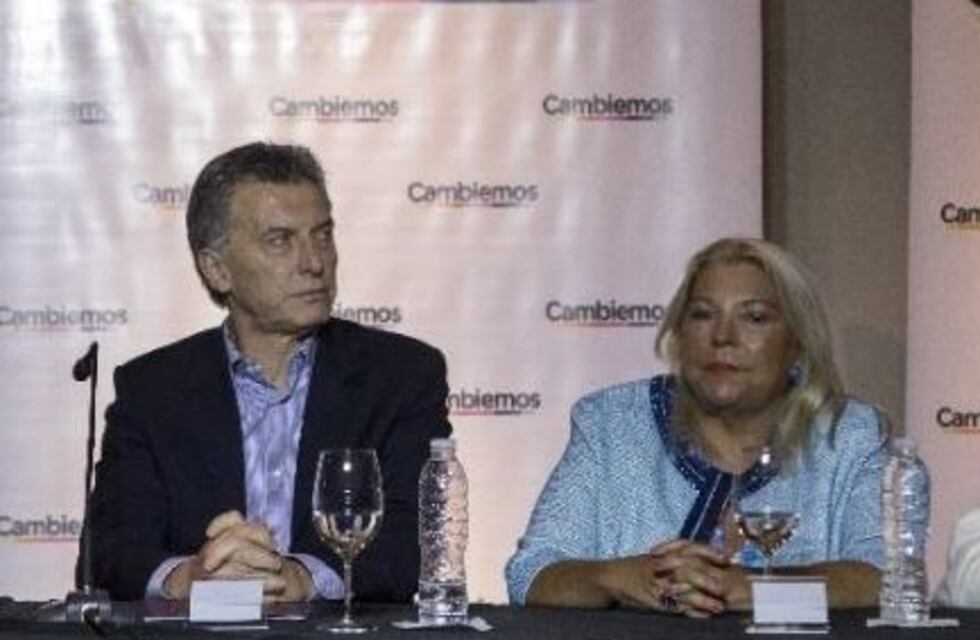 Carrió cruzó a Massa y al PJ por la eliminación del chip en el voto electrónico