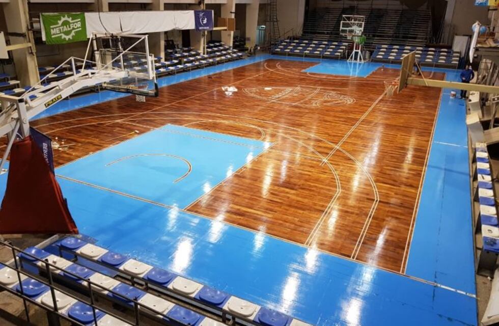 El club San Martín renovó su cancha de básquet y presento nueva indumentaria