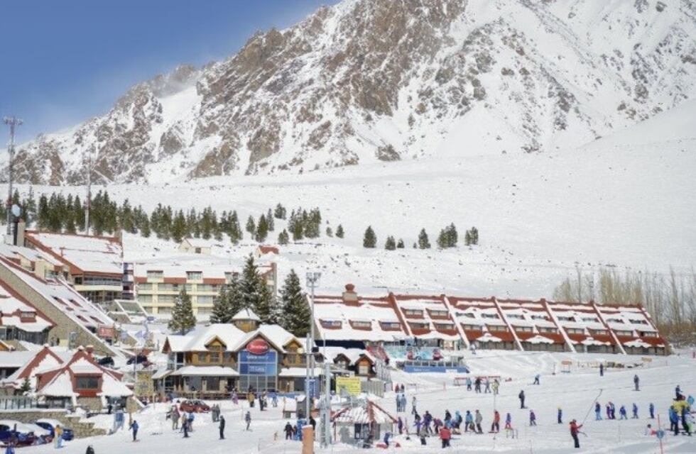 Un joven cayó desde el segundo piso de un hotel en Las Leñas