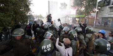 Al menos 20 detenidos en una marcha en rechazo a la visita de Francisco a Chile\u002E Foto: DPA\u002E