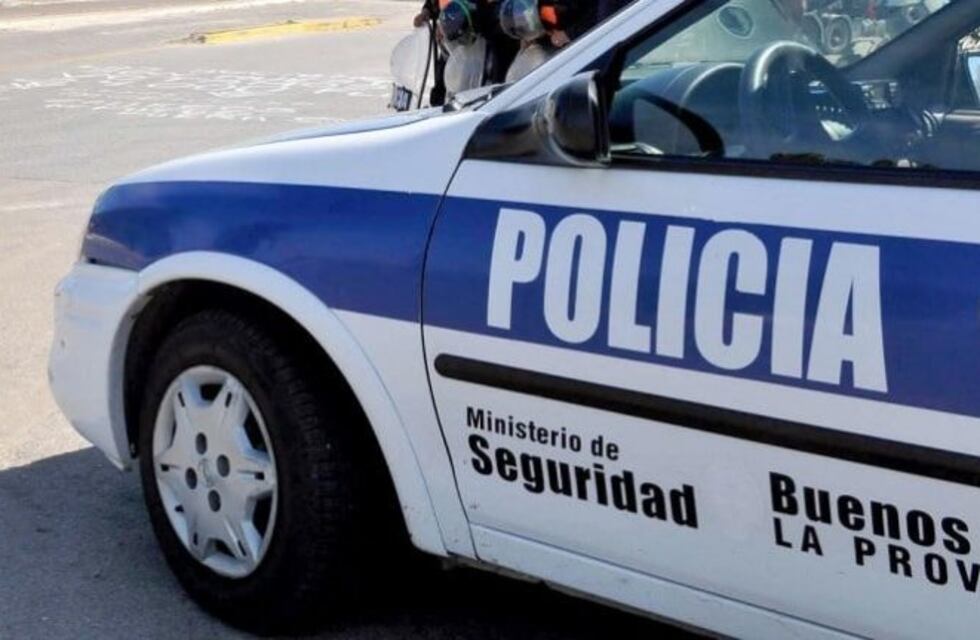 Sorprendió al ladrón en su casa y lo detuvo hasta que llegó la policía