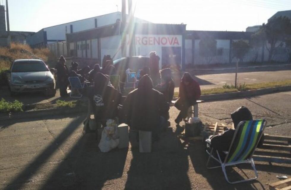 Ordenan liberar accesos a plantas pesqueras