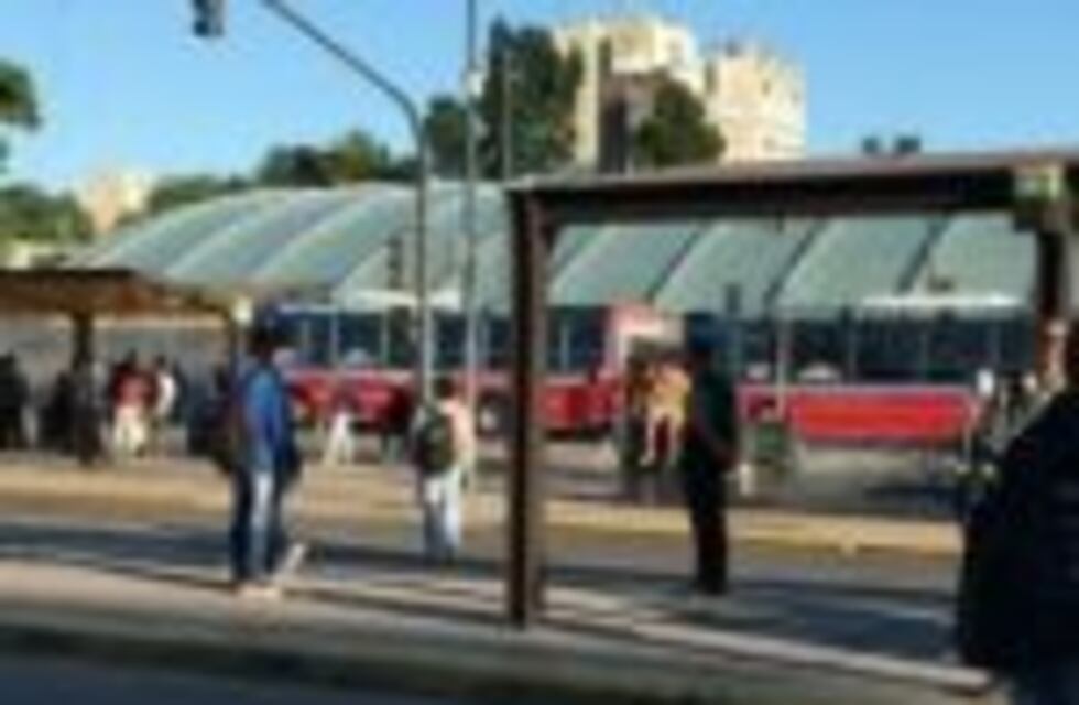 Se levantó el paro de transporte y se reanudan los trenes, subtes y vuelos