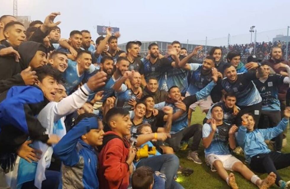 Leonel Ceresole logró el ascenso con Estudiantes de Río Cuarto