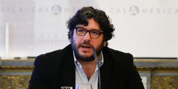 GRA038\u002E MADRID, 26/02/2016\u002E- El ministro de Cultura de Argentina, Pablo Avelluto, durante su intervención en la Tribuna Efe-Casa de América para explicar los proyectos que pondrá en marcha su Ministerio\u002E EFE/Ballesteros españa Pablo Avelluto intervencion en la Tribuna Efe Casa de America ministro de Cultura de Argentina anuncio proyectos de su ministerio